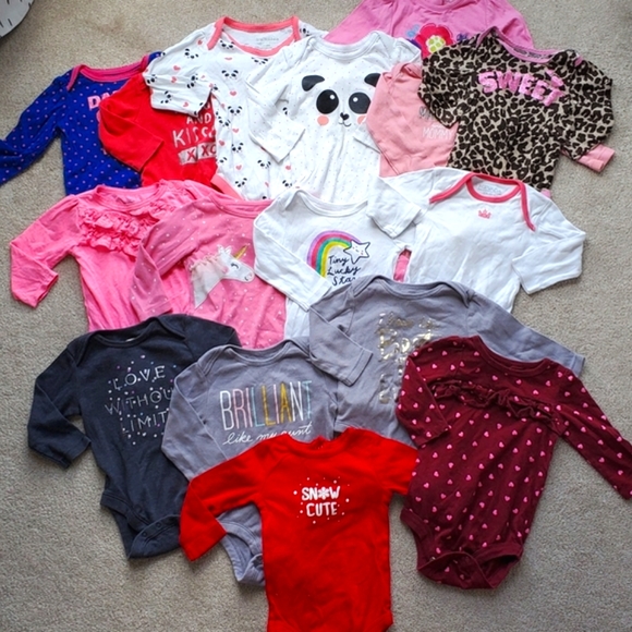 Over 60 pieces 6-12m Clothing Lot - Picture 8 of 8